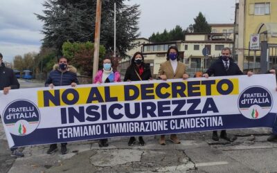 FdI contro il Governo o contro gli immigrati?